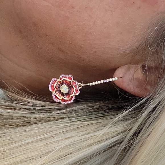 🔥LAST PAIR🔥 POPPY SHIMMER DROP EARRINGS - Picture 7 of 8